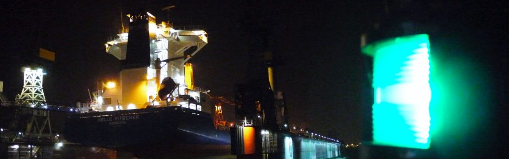 BLC_Dobberstein_Elbe_Schiffe_Nachts_web