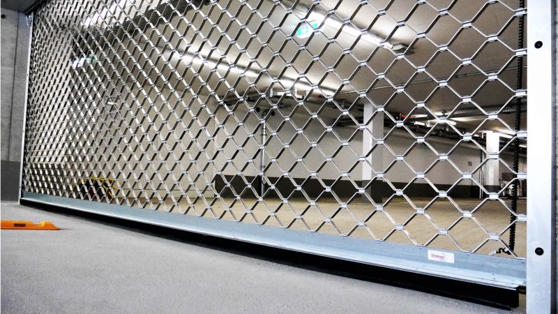 Christensen_Tiefgaragen Rollgittertor_Berufsschule 2_Dobberstein