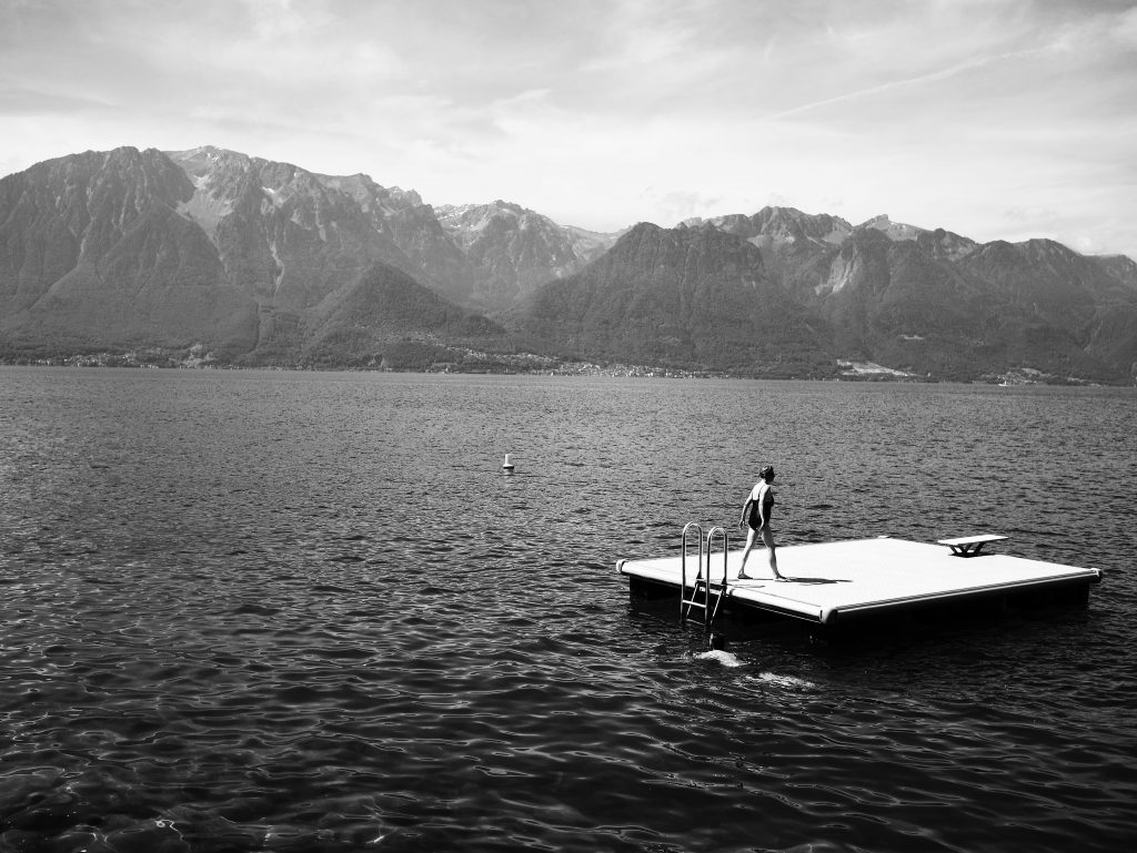Vevey_Genfer See Sprungbrett zurück